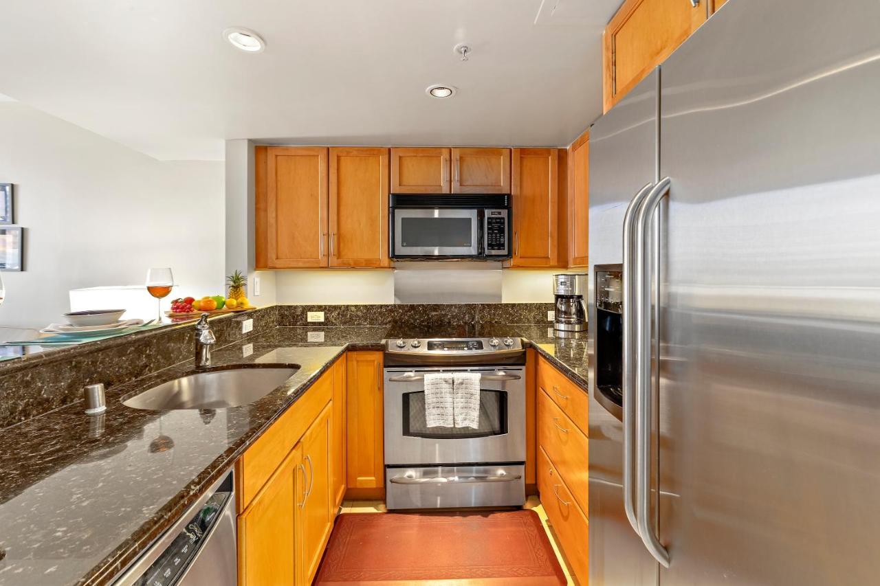 Renovated With City View At Aqua Palms Waikiki 檀香山 外观 照片