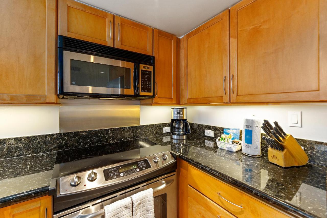 Renovated With City View At Aqua Palms Waikiki 檀香山 外观 照片