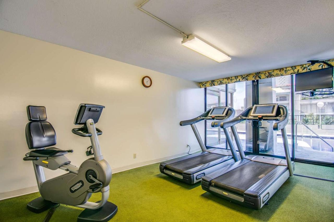 Renovated With City View At Aqua Palms Waikiki 檀香山 外观 照片