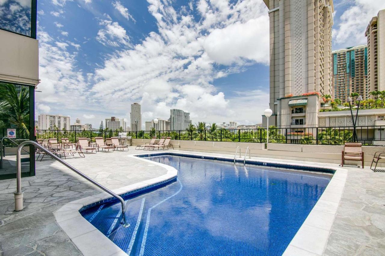 Renovated With City View At Aqua Palms Waikiki 檀香山 外观 照片